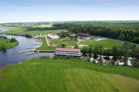 Yacht Club Fordevind Hotel Ooo Fordevind Отели в г. Кимрский район