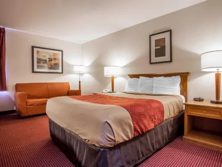 Econo Lodge Отели в г. Энумкло