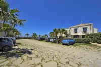 Resort Santa Maria Hotel - parking