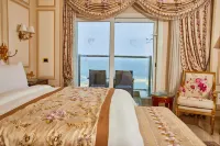 Hilton Alexandria Corniche Hotels near Chatby Tombs