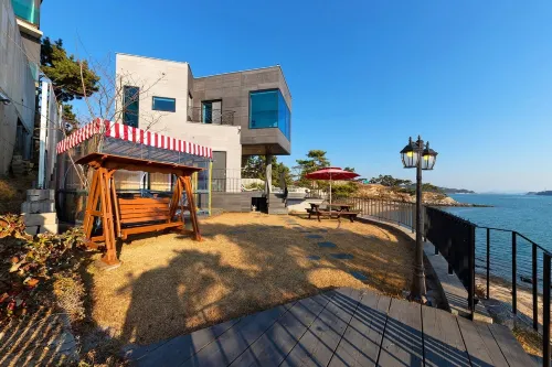 Sacheon Bileong Pool Villa Pension