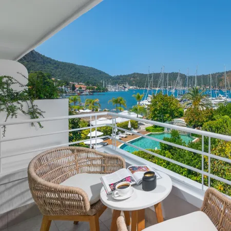 Yacht Classic Hotel - Boutique Class