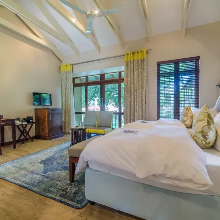 Casterbridge Hollow Boutique Hotel