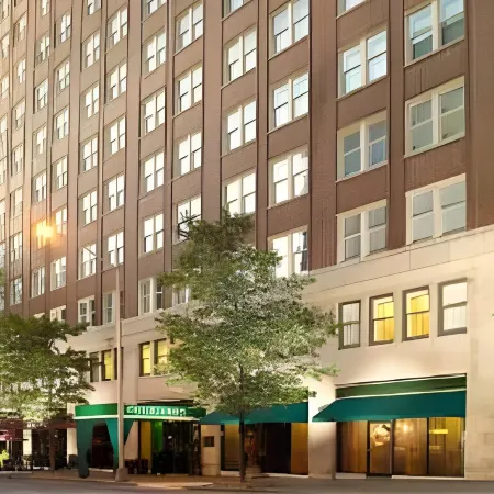 Courtyard Atlanta Downtown Отели рядом с достопримечательностью «Театр «Табернакл»»