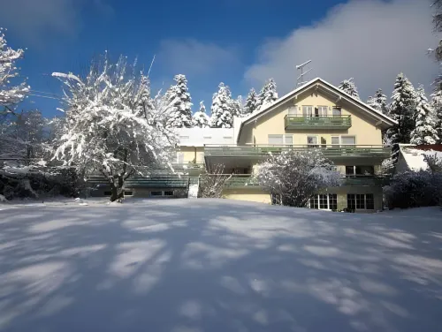 Hotel Landhaus Waldesruh Hotel di LoBburg
