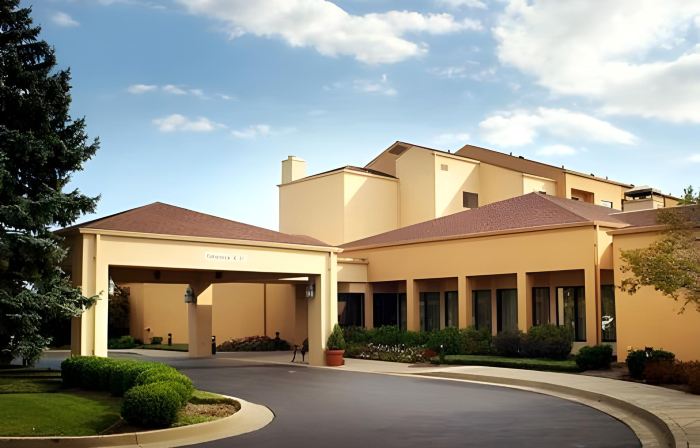 Courtyard Louisville East