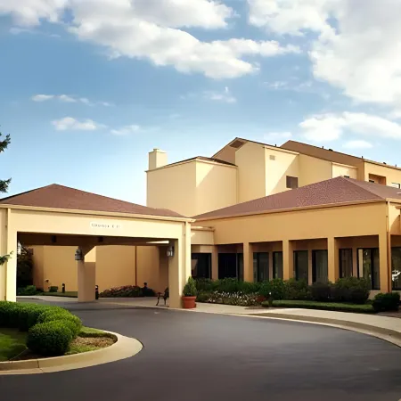 Courtyard Louisville East