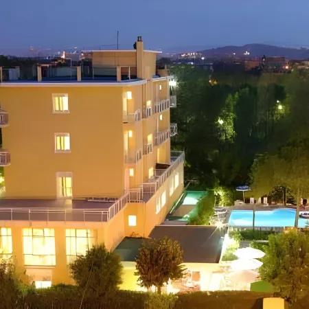 Hotel Bahama Отели рядом с достопримечательностью «Визербелла»