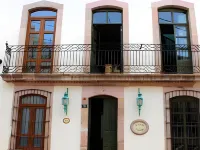 Casa del Pingorongo Hotels in 