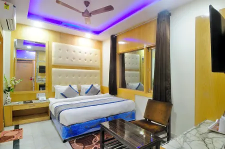Hotel Karlo Kastle - Paharganj - New Delhi Отели рядом с достопримечательностью «Суоми Вивекананд Гарден»