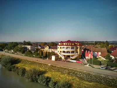 Donauhotel Lettnerhof Hotel di 