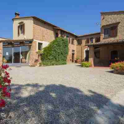 Flat with Shared Pool and Air Conditioning Hotel Exterior
