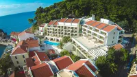 Monte Casa Spa & Wellness Hotel dekat Manastir Reževići