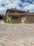 Goshen Creek Guesthouse - parking