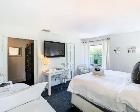 TampaGolfVillas by AmericanVacationLiving 7 Room Hotels in Wesley Chapel South