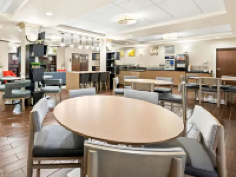 コンフォート スイーツ アビンドン I-81 アビンドンのホテル