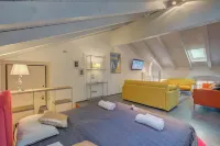 Loft & Jacuzzi - Happy Rentals