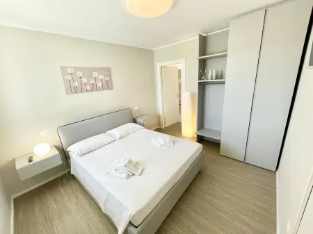 villa ipnotica - panoramic views plus exquisite pool - sleeps 7 - very stylish