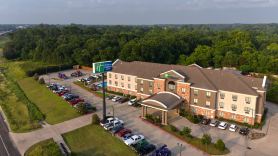 Holiday Inn Express & Suites CLEVELAND by IHG