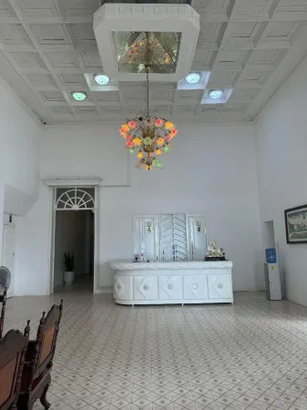 Souksomboun Hotel Отели рядом с достопримечательностью «Mekong Riverside View Point»