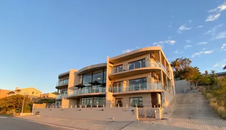 Bar-t-Nique Guest House Отели рядом с достопримечательностью «Post Office Tree»