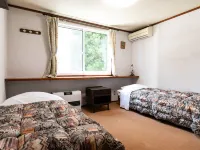 Pension Chauchau Hotels near Hakuba Goryu Alpine Botanical Gardens