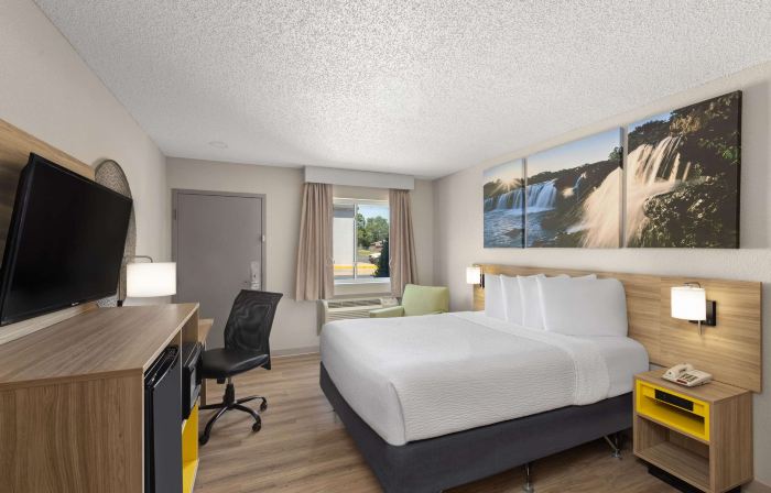 Days Inn by Wyndham Carthage