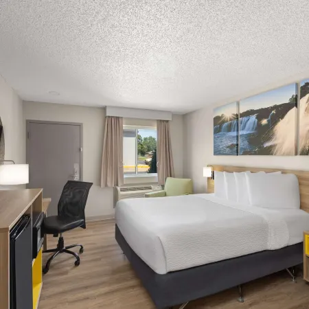 Days Inn by Wyndham Carthage