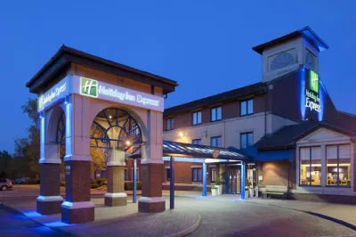 Holiday Inn Express Strathclyde Park M74, Jct.5 Hotels near The Time Capsule