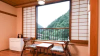 Iwazonokan Hotels in Minami-Alps