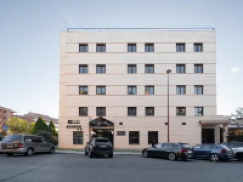 Hotel Alda Malvasía Hotéis em Haro