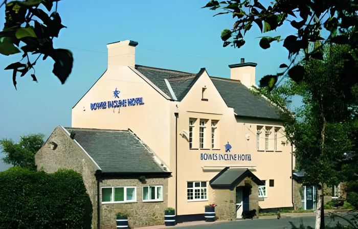 Bowes Incline Hotel