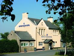 Bowes Incline Hotel