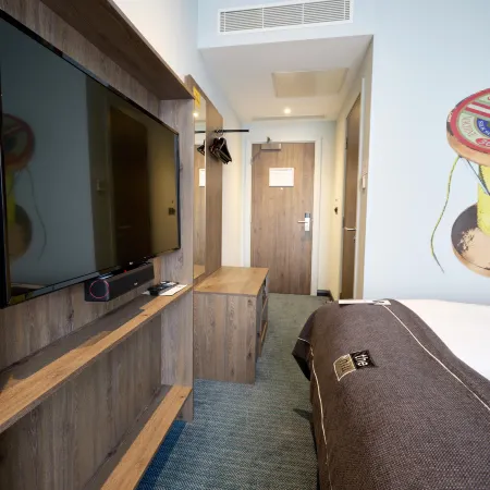 Holiday Inn - the niu, LOOM MANCHESTER NORTH by IHG