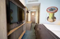 Holiday Inn - the niu, LOOM MANCHESTER NORTH by IHG - Park Yeri