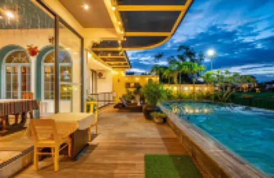 เจด ฮอยอัน ไรซ์ แพดดี้ส์