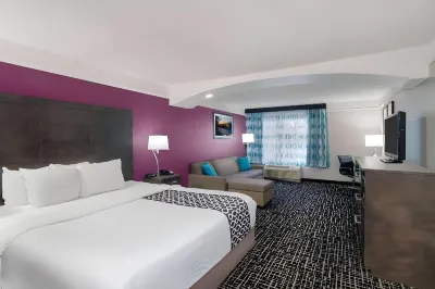 La Quinta Inn & Suites by Wyndham Latham Albany Airport Hotels in Troy