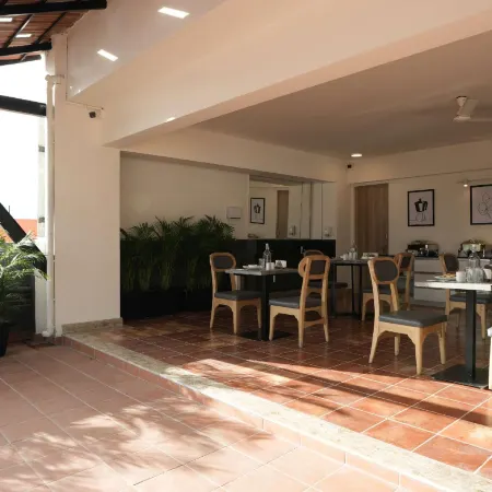 Wandr Hotel Ulsoor Отели рядом с достопримечательностью «Озеро Улсур»
