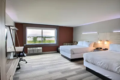 Holiday Inn Express & Suites Fond Du Lac Отели в г. Фонд дю Лак