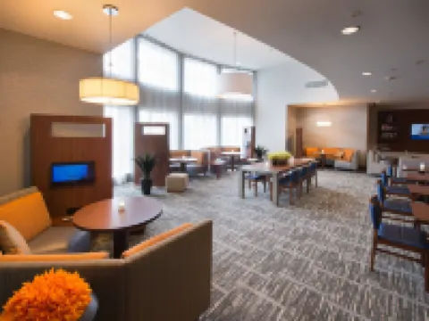 コートヤード バイ マリオット キャントン ジャクソンのホテル