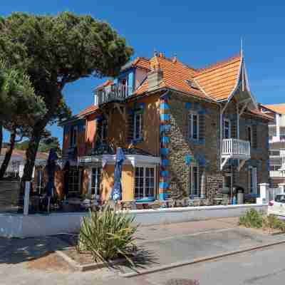 Hôtel Restaurant La Villa Rose-Marie -Terrasse Sous Les Pins à St Brevin Hotel Exterior