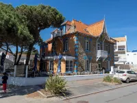 La Villa Rose-Marie Hotel dekat Atlantic Surf Academy