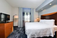 Fairfield Inn & Suites Santa Cruz - Capitola فنادق في Capitola
