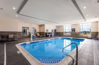 Four Points by Sheraton Elkhart - С бассейном