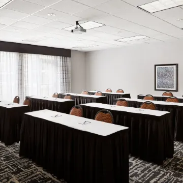 Homewood Suites by Hilton Champaign-Urbana Отели в г. Шампейн