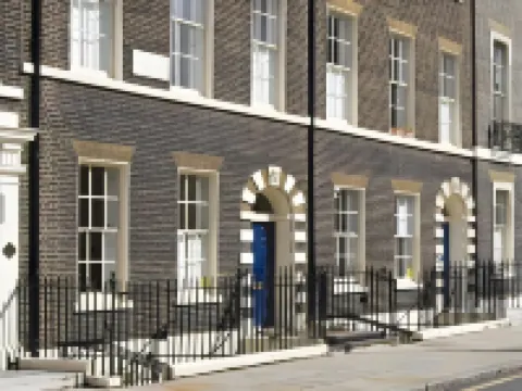 King's Cross Express Inn Отели рядом с достопримечательностью «Сент-Джеймс»