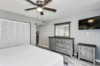 Modern condo, private balconies, with elevator!