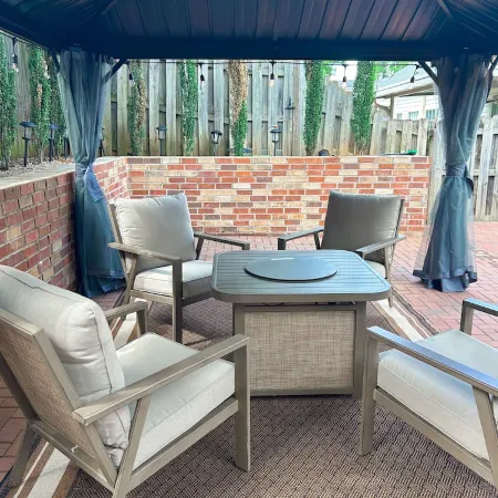 Fabulous 3BR Townhome with Cozy Backyard only 1.4 ml from Augusta National