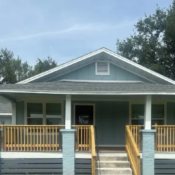 Downtown Dream-Renovated historic 1930s house-walking distance to DT Carrabelle!
