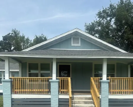 Downtown Dream-Renovated historic 1930s house-walking distance to DT Carrabelle! Hotels in Carrabelle